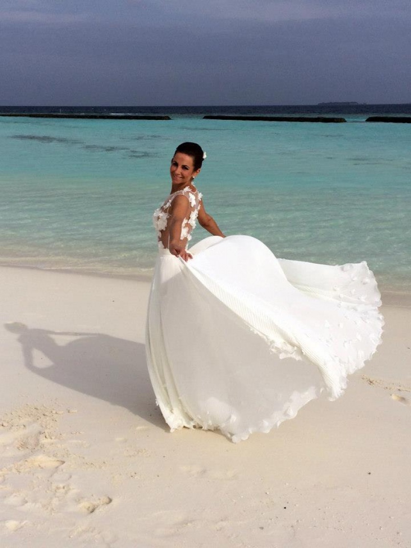 1404315563Kristi_Andress_wedding_dress_and_accessories._Miglė_2014._Maldives.jpg