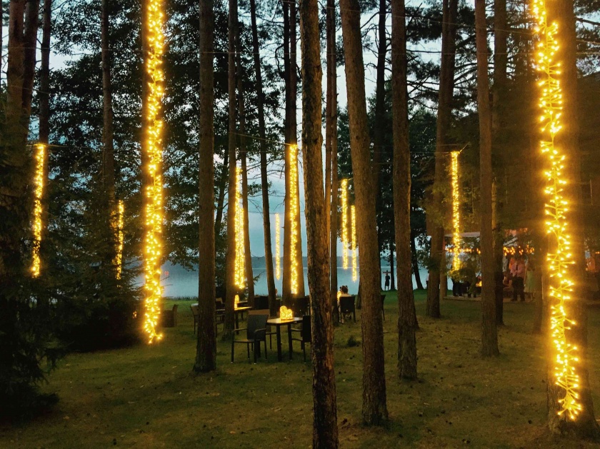 Ponas Edisonas šventinis apšvietimas Kriokliai